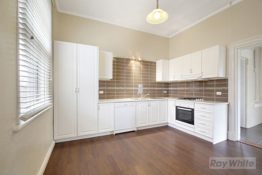 37 Emma Street, Goulburn - Thumbnail 3