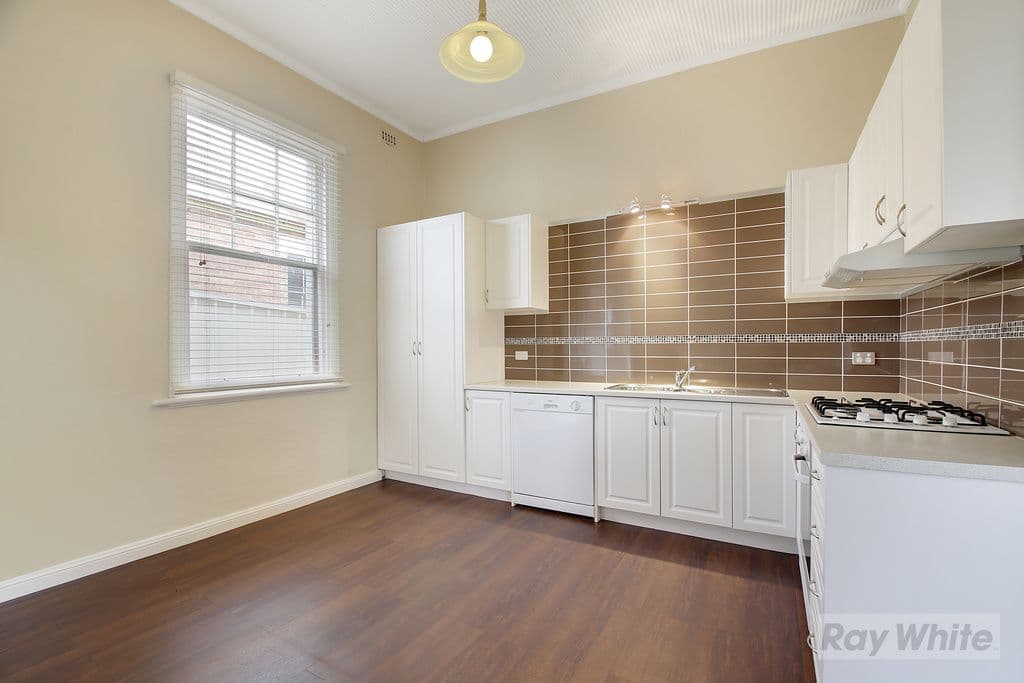 37 Emma Street, Goulburn - Thumbnail 4