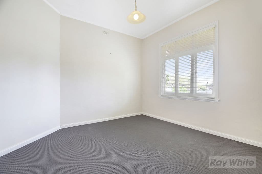 37 Emma Street, Goulburn - Thumbnail 5