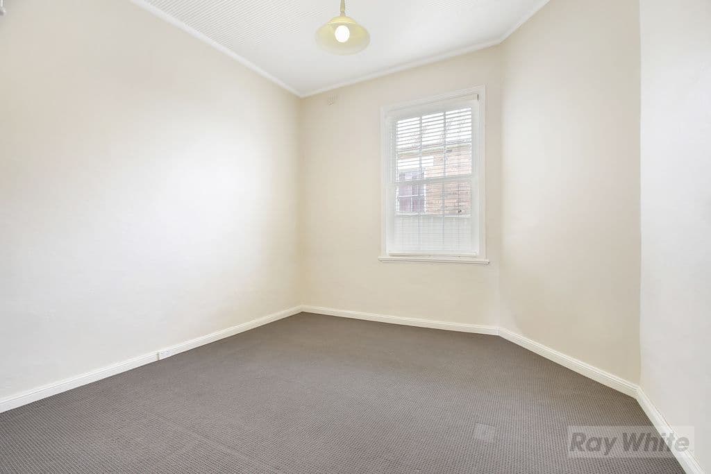 37 Emma Street, Goulburn - Thumbnail 8