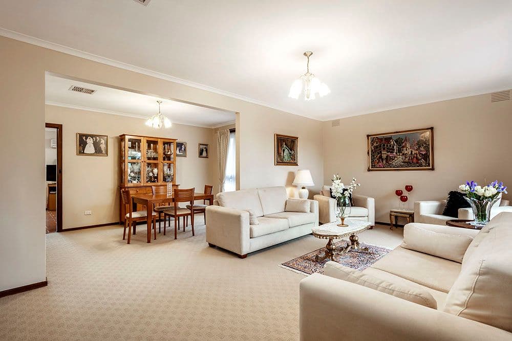 24 Highview Drive, DONCASTER VIC 3108, Doncaster - Thumbnail 2