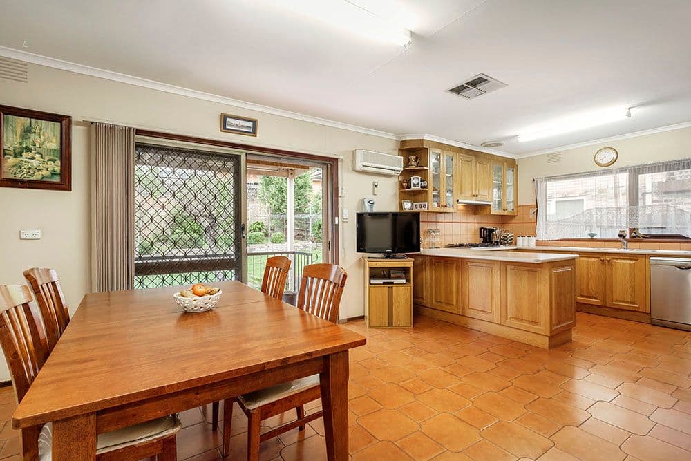 24 Highview Drive, DONCASTER VIC 3108, Doncaster - Thumbnail 3