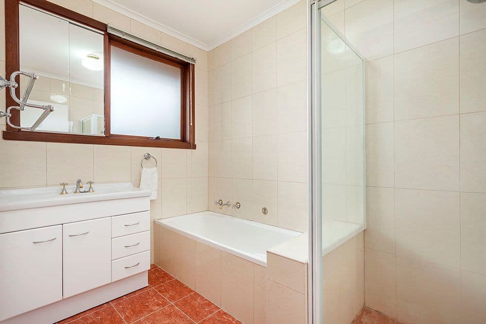 24 Highview Drive, DONCASTER VIC 3108, Doncaster - Thumbnail 7