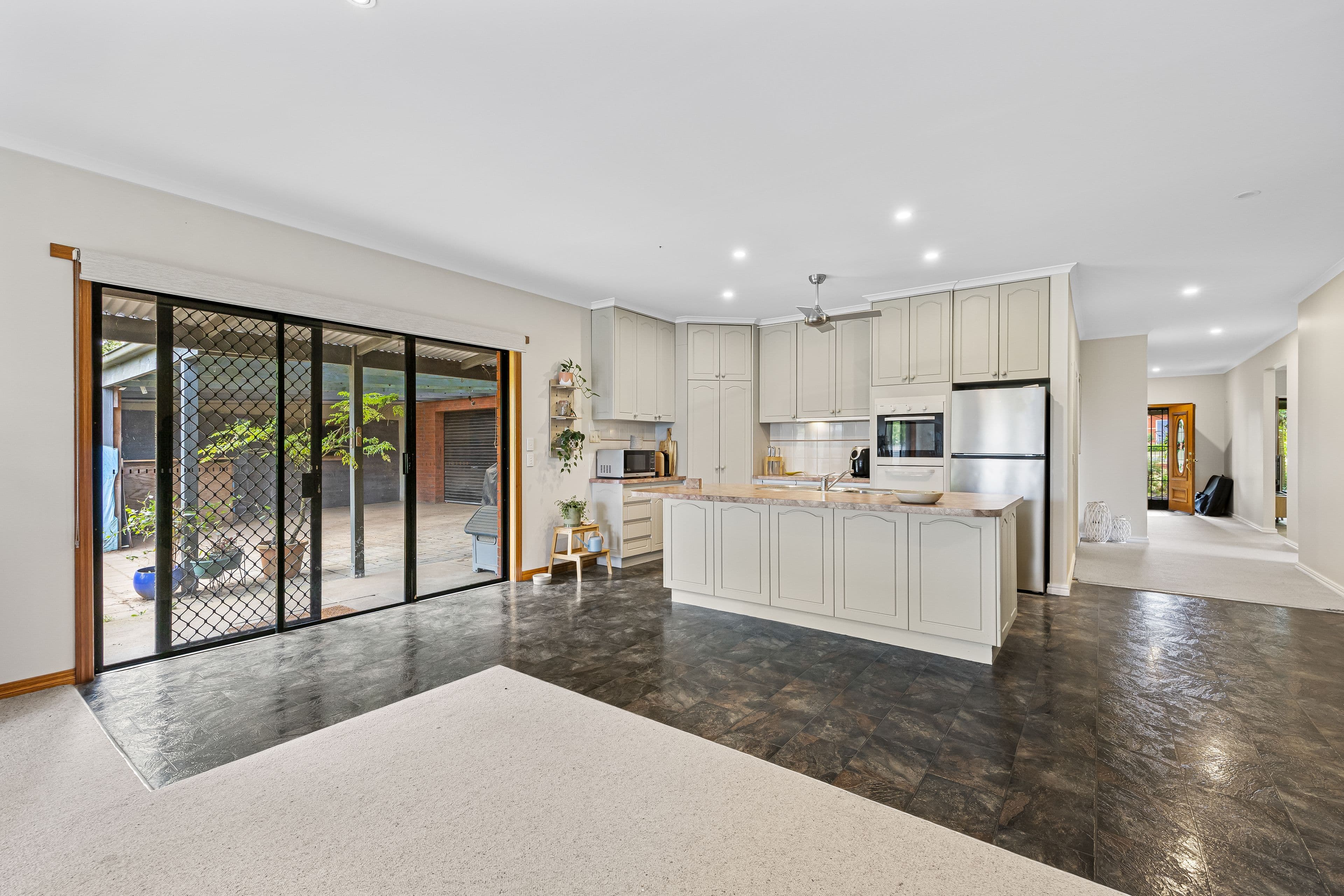 161 Cuthberts Road, Alfredton VIC 3350, Alfredton - Thumbnail 4