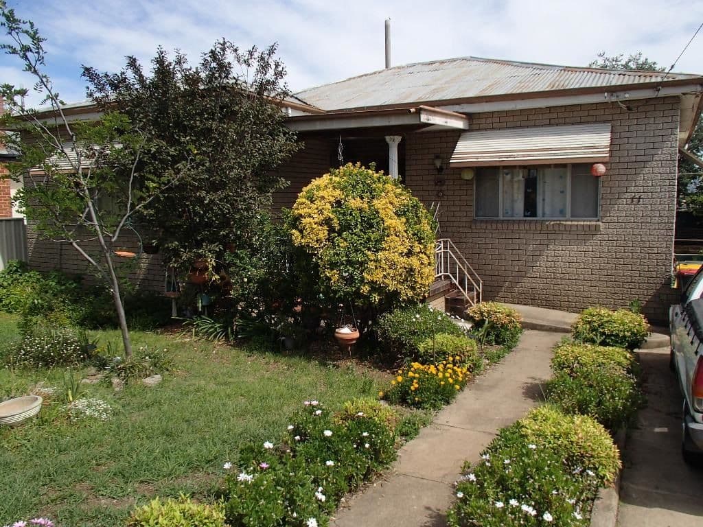 11 Thomas Street, TAMWORTH NSW 2340, West Tamworth - Image 1