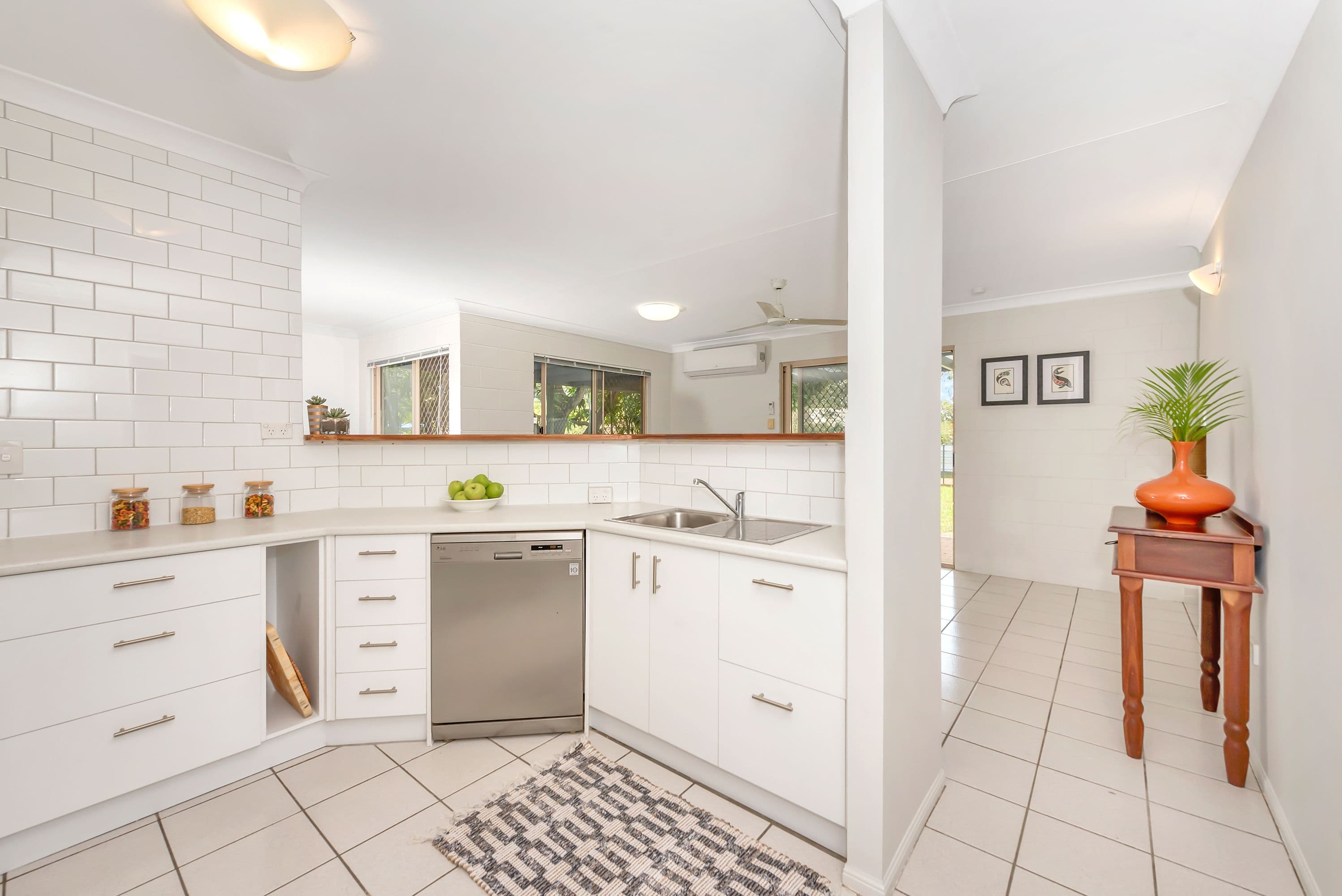 2 Rosewood Avenue, Kelso QLD 4815, Kelso - Thumbnail 2