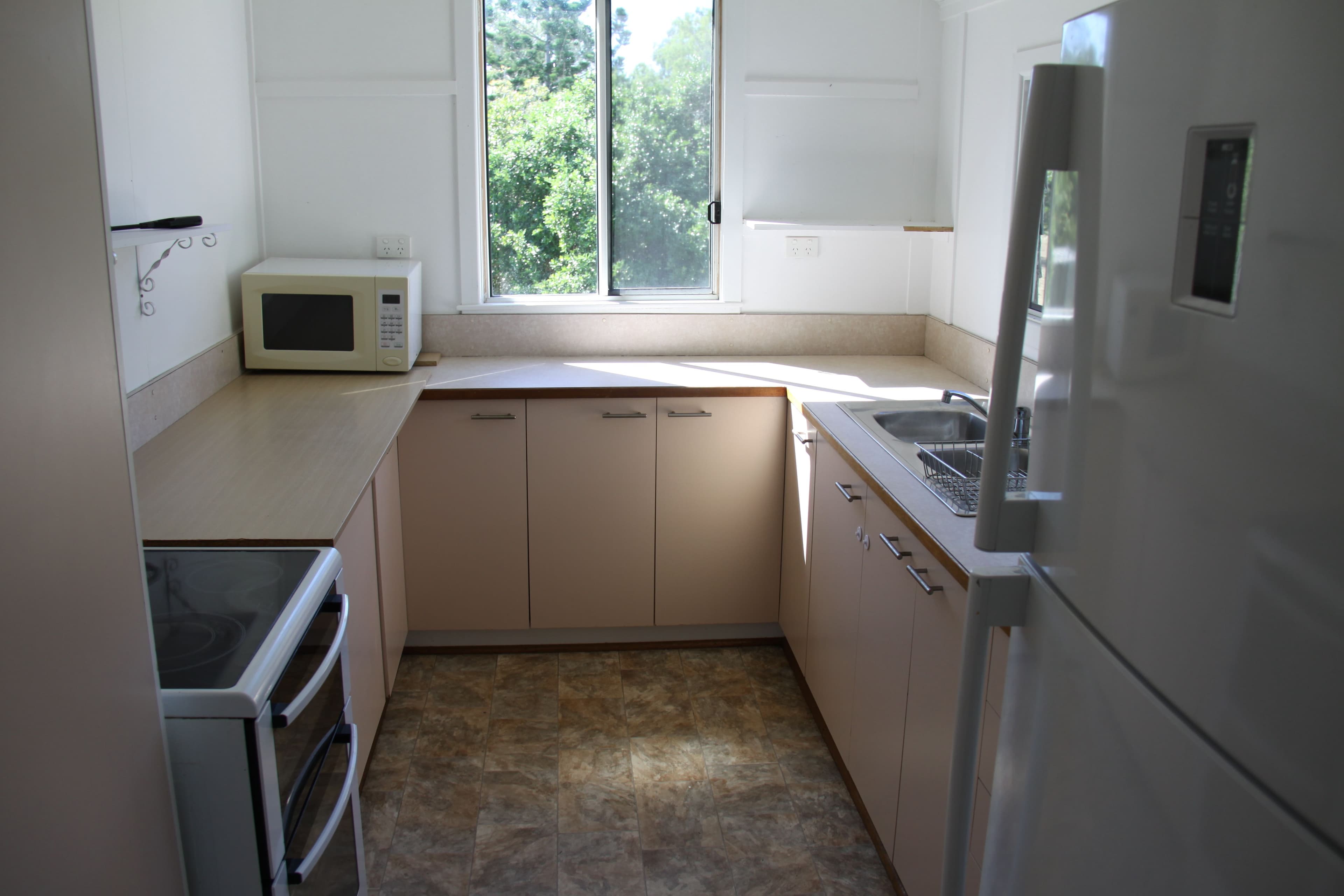 11 Awoonga Dam Road, Benaraby QLD 4680, Benaraby - Thumbnail 2