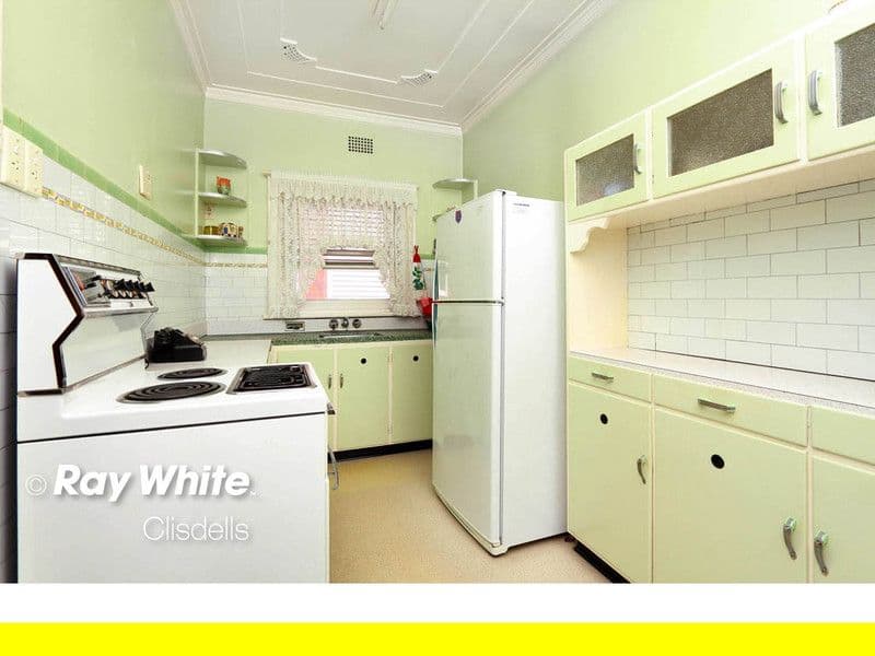 4 Carrisbrook Avenue, BEXLEY NORTH NSW 2207, Bexley North - Thumbnail 3