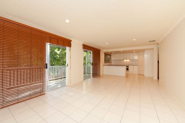 29 Oberon Street, SEVEN HILLS QLD 4170, Seven Hills - Thumbnail 2