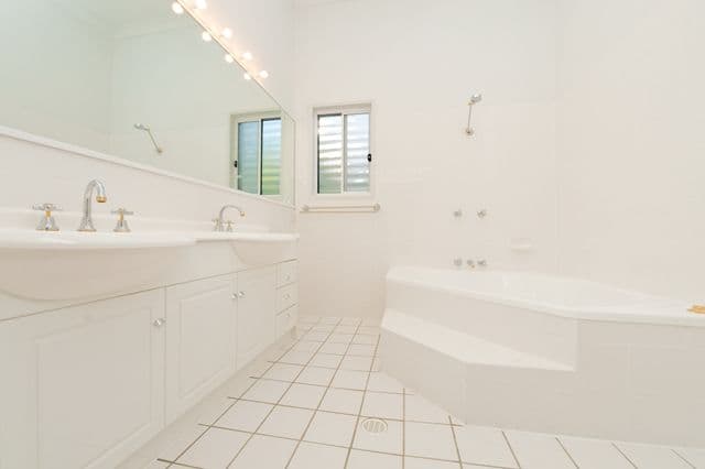 29 Oberon Street, SEVEN HILLS QLD 4170, Seven Hills - Thumbnail 5