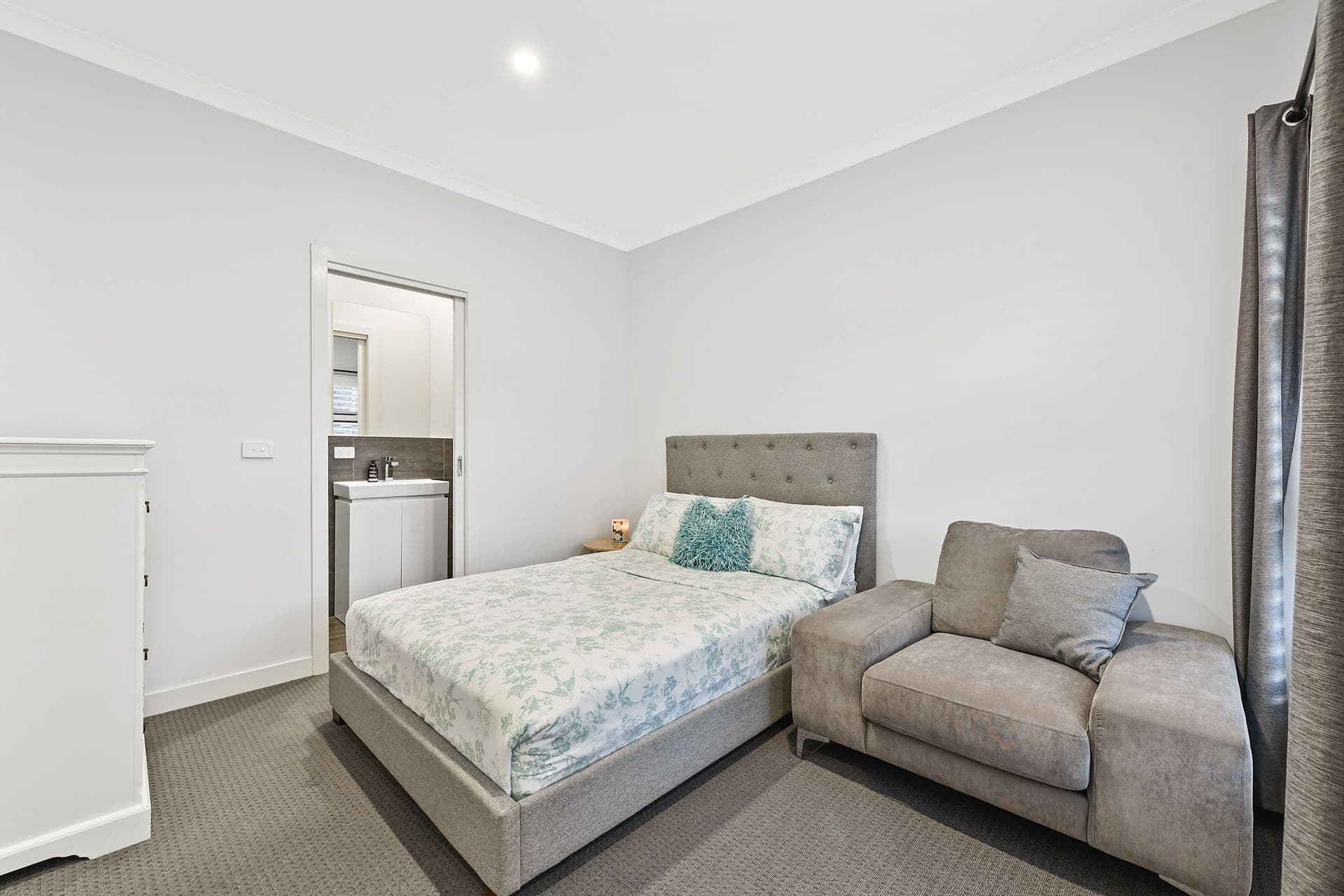 122-124 Kennington Park Drive, Endeavour Hills VIC 3802, Endeavour Hills - Thumbnail 7