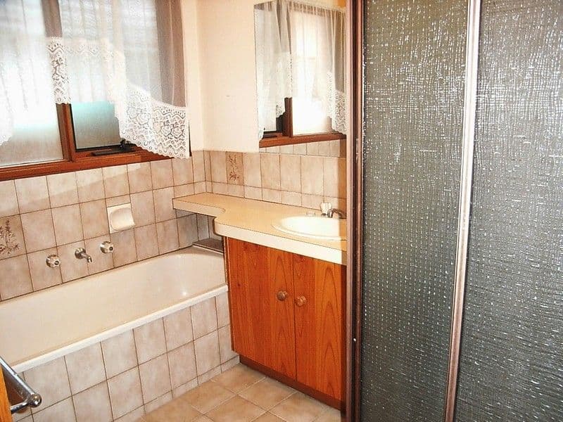 21 Adelaide Crescent, ECHUCA VIC 3564, Echuca - Thumbnail 7