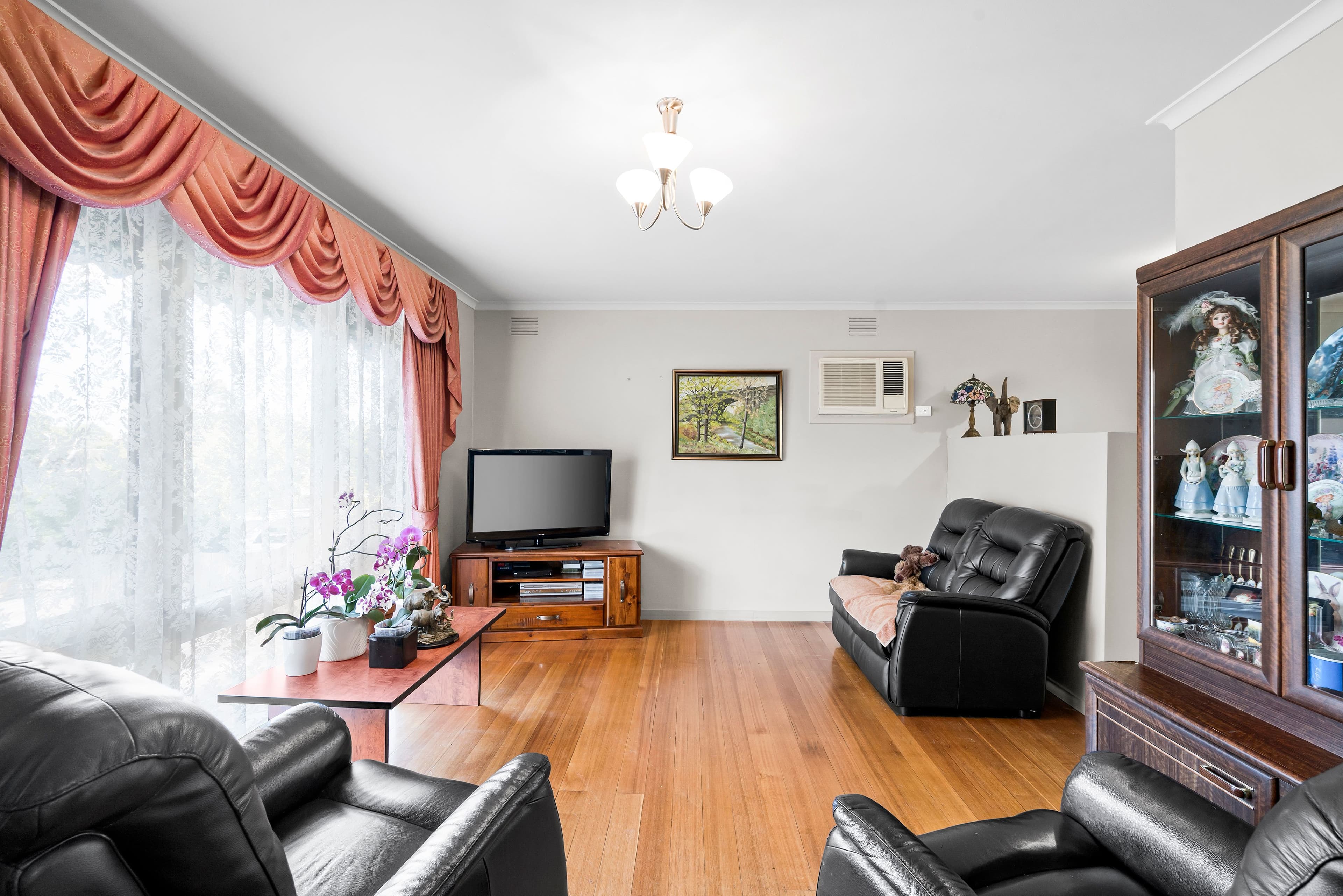 21 Fraser Court, Sunbury VIC 3429, Sunbury - Thumbnail 2