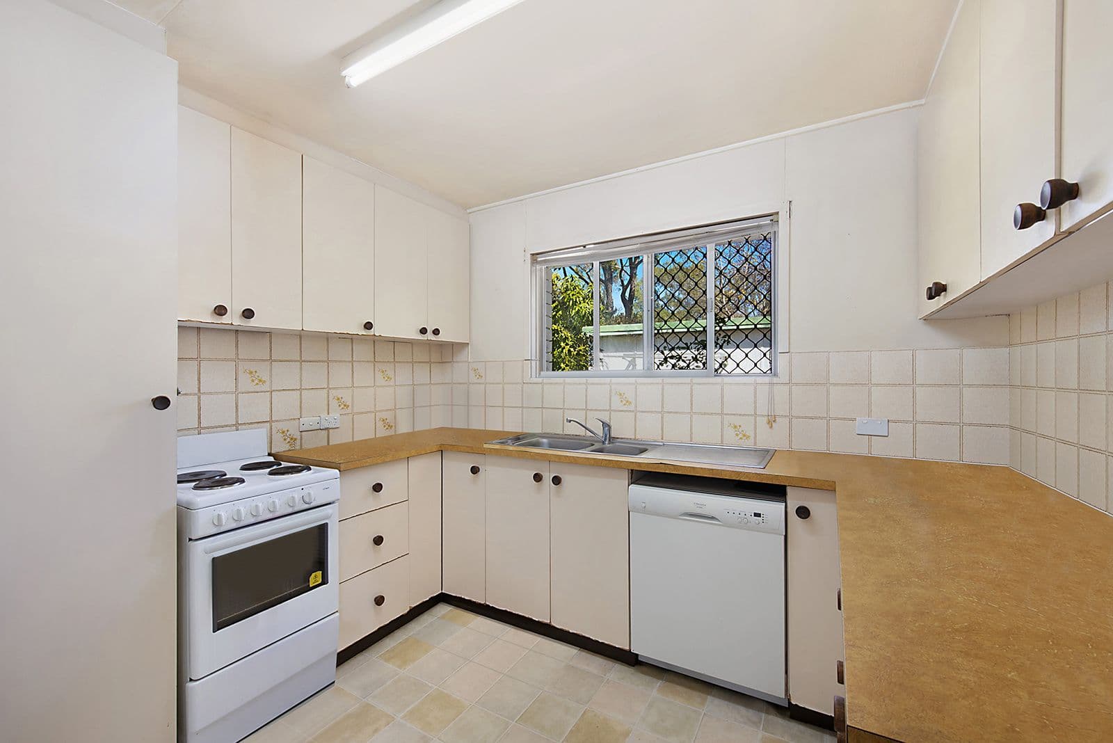 4 Durness Street, Kenmore QLD 4069, Kenmore - Thumbnail 7