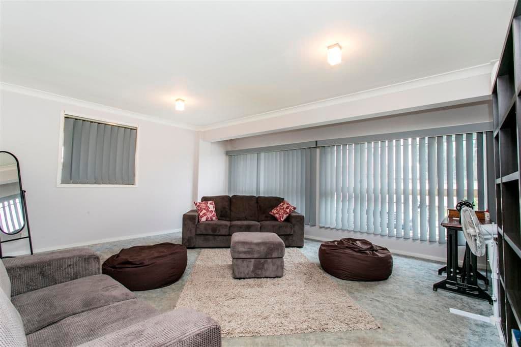 4 Wollabi Crescent, GLENMORE PARK NSW 2745, Glenmore Park - Thumbnail 5