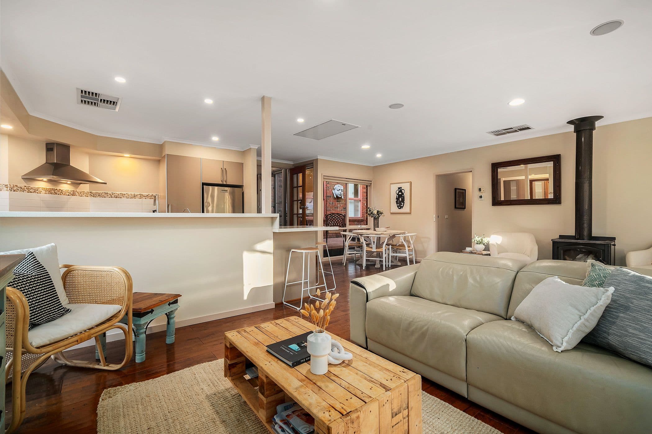 8 Kirwin Avenue, Eltham VIC 3095, Eltham - Thumbnail 4