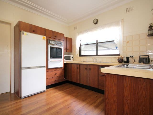 17 Gough Avenue, CHESTER HILL NSW 2162, Chester Hill - Thumbnail 4
