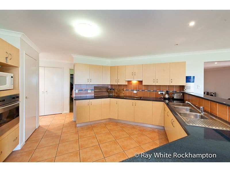 25 Samuel Crescent, PARKHURST QLD 4702, Parkhurst - Thumbnail 3