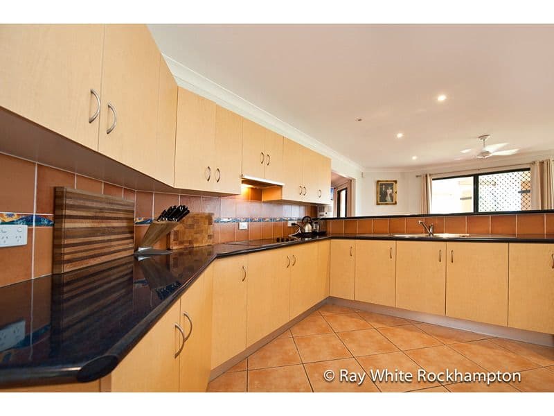 25 Samuel Crescent, PARKHURST QLD 4702, Parkhurst - Thumbnail 4