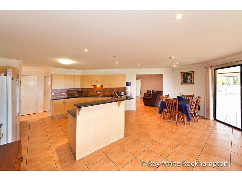 25 Samuel Crescent, PARKHURST QLD 4702, Parkhurst - Thumbnail 5