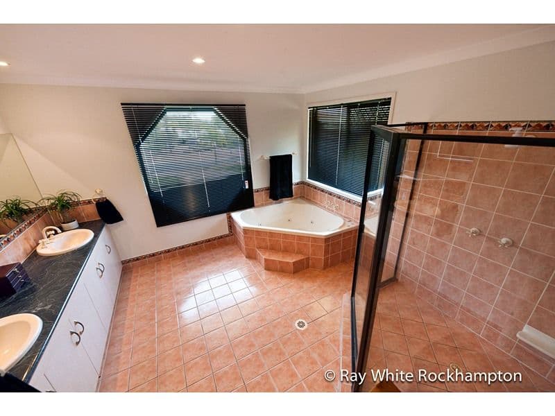 25 Samuel Crescent, PARKHURST QLD 4702, Parkhurst - Thumbnail 8