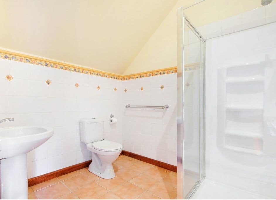 21 Outlook Drive, CAMBERWELL VIC 3124, Camberwell - Thumbnail 4