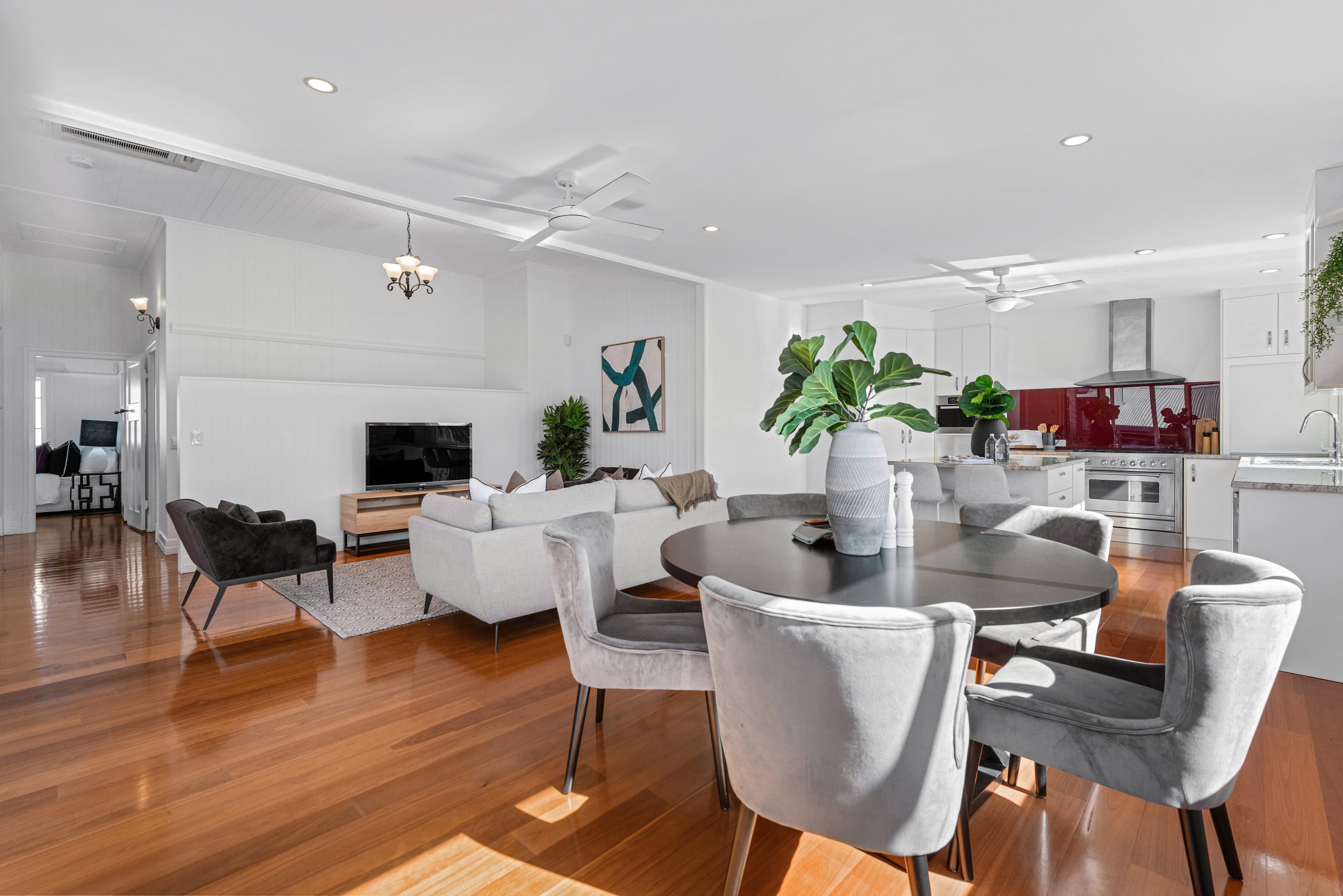 49 Disraeli Street, Indooroopilly QLD 4068, Indooroopilly - Thumbnail 3
