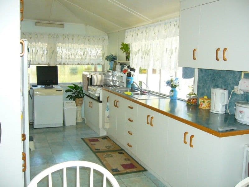 19 Wood Street, DEPOT HILL QLD 4700, Depot Hill - Thumbnail 3