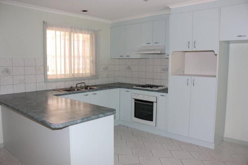 13 Katrina Circuit, COROWA NSW 2646, Corowa - Thumbnail 2
