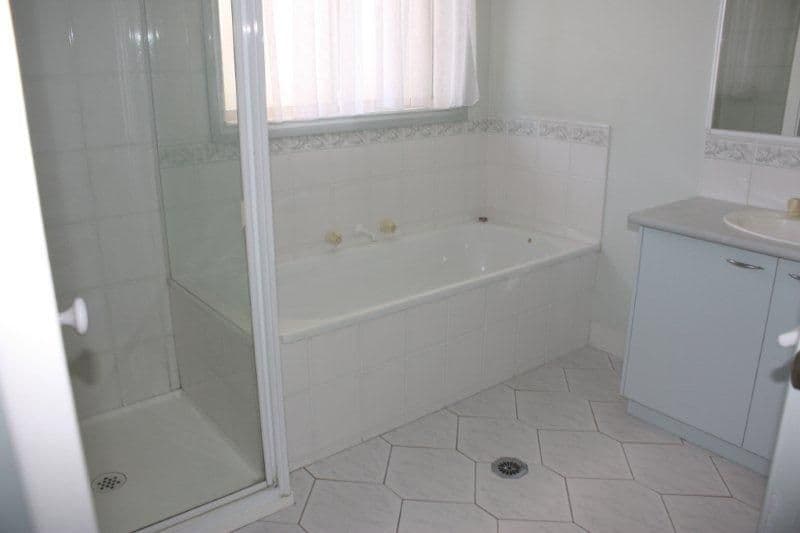 13 Katrina Circuit, COROWA NSW 2646, Corowa - Thumbnail 4