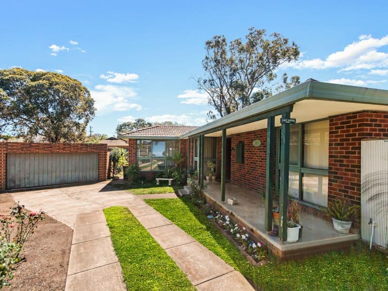 14 Hornbuckle Crescent, Melton VIC 3337, Melton - Thumbnail 2