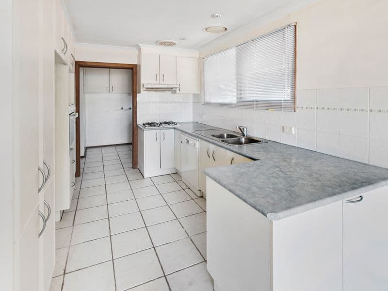 14 Hornbuckle Crescent, Melton VIC 3337, Melton - Thumbnail 3