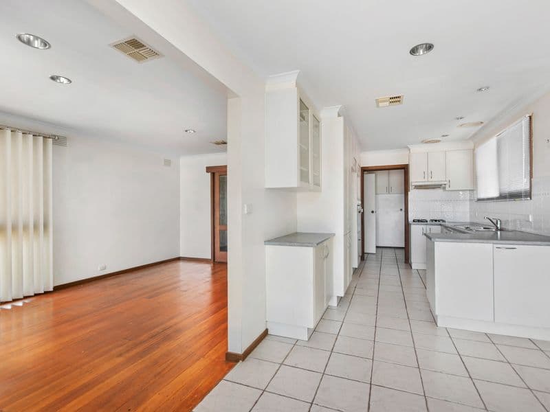 14 Hornbuckle Crescent, Melton VIC 3337, Melton - Thumbnail 4