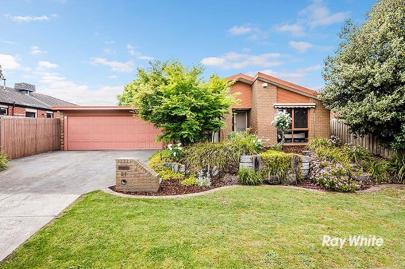 27 Maltravers Crescent, Cranbourne North VIC 3977, Cranbourne North - Image 1