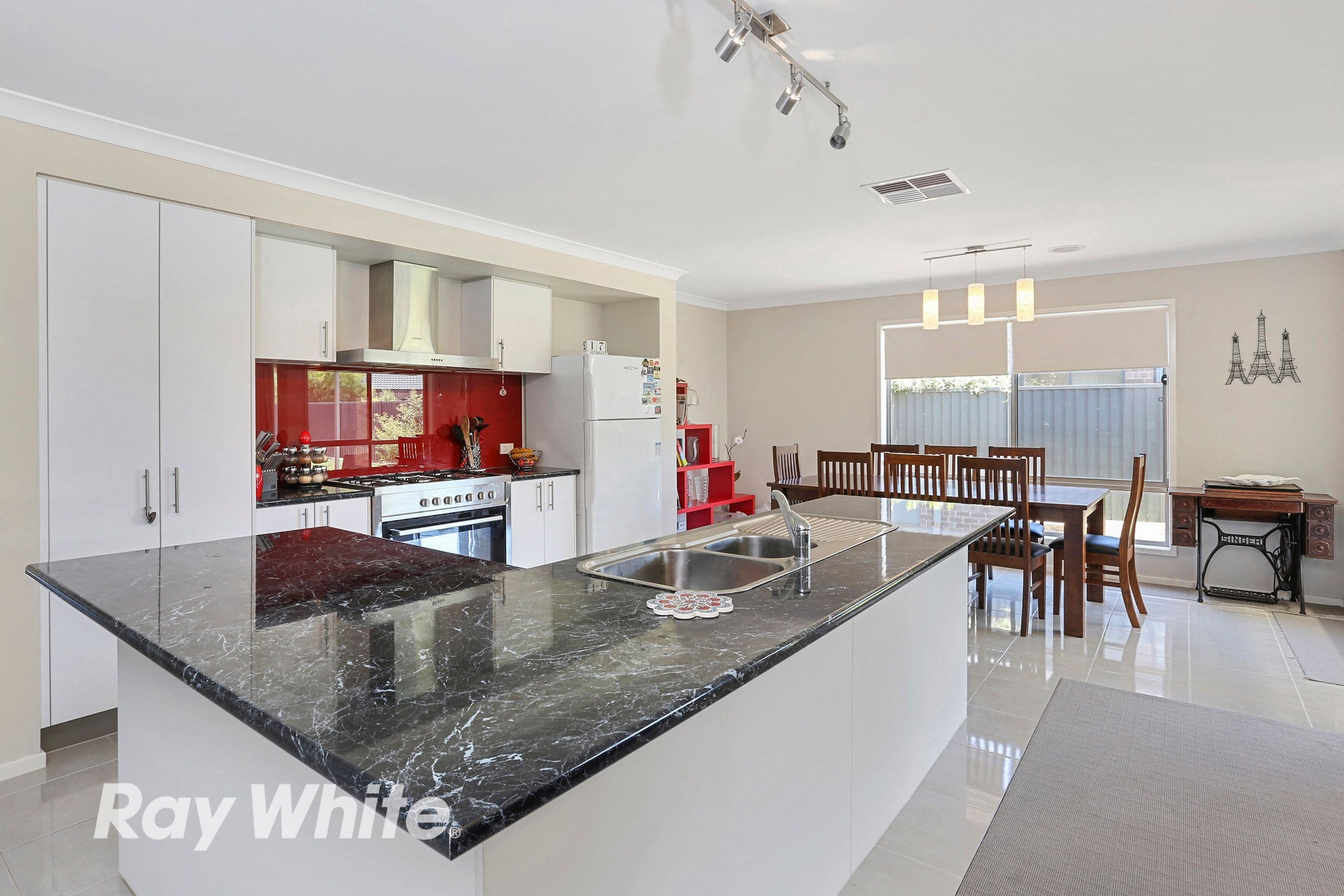 29 Kingfisher Court, Lara VIC 3212, Lara - Thumbnail 2