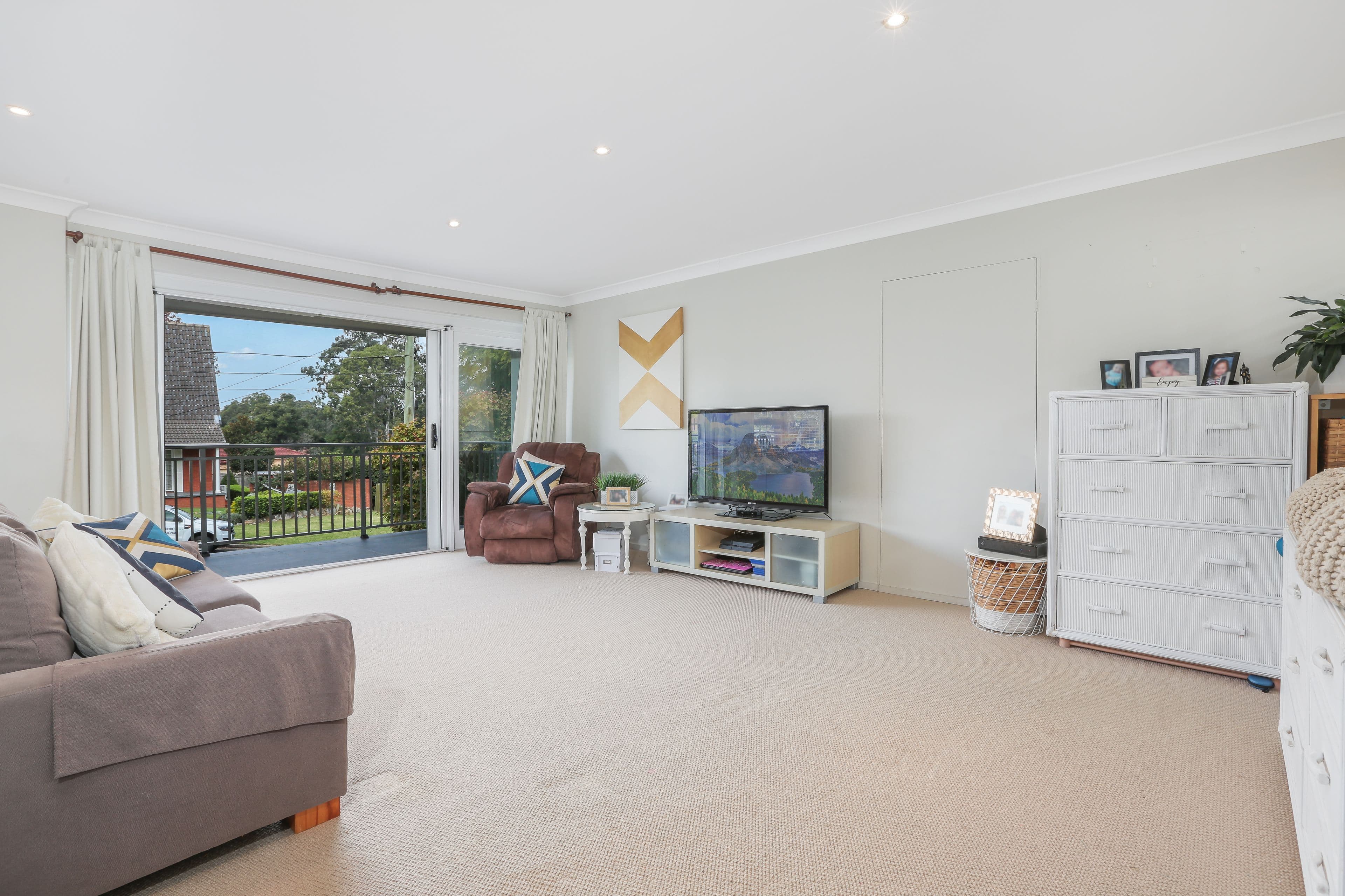 1 Lutana Place, Baulkham Hills - Thumbnail 3