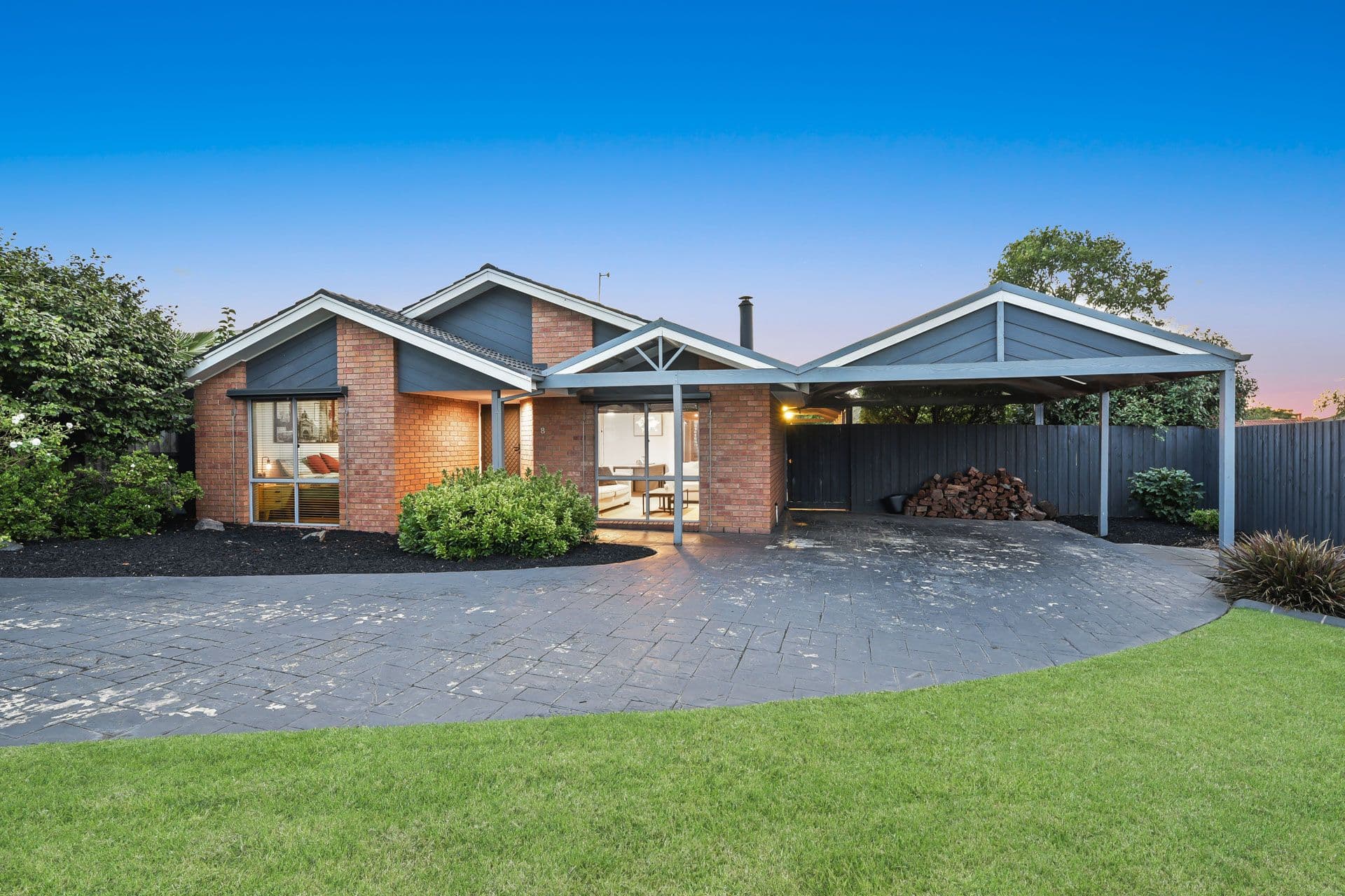 8 Barber Court, Berwick VIC 3806, Berwick - Image 1