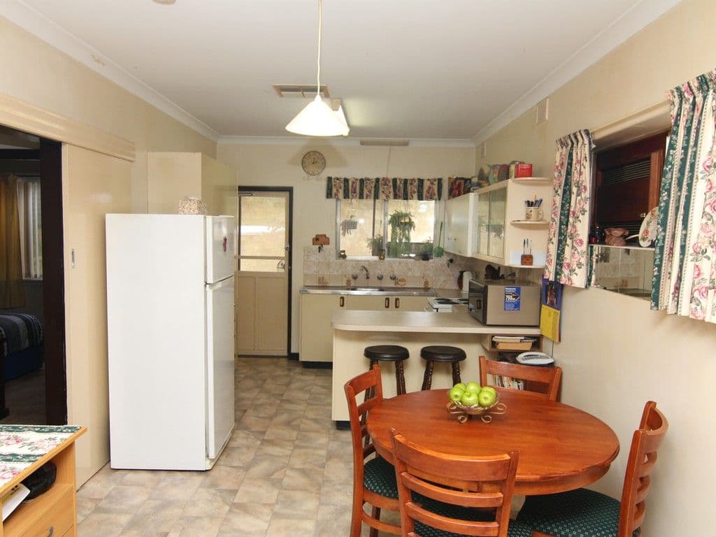 24 Laffer Street, Barmera SA 5345, Barmera - Thumbnail 3