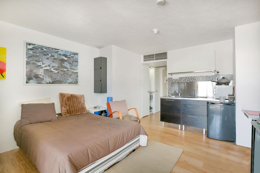 83 Brighton Parade, SOUTHPORT QLD 4215, Southport - Thumbnail 5