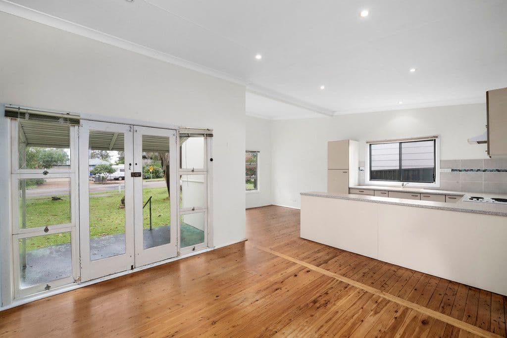 240 Lakedge Avenue, Berkeley Vale NSW 2261, Berkeley Vale - Image 1