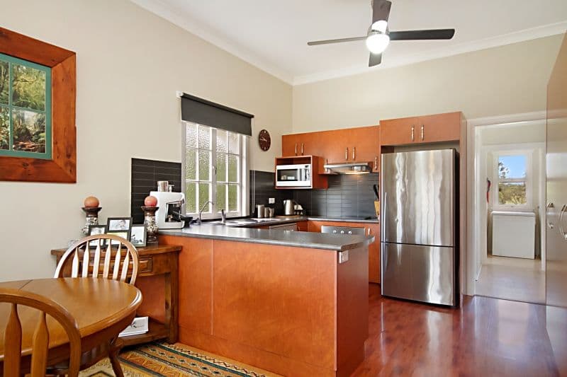 18 Hylton Crescent, Rosanna, Rosanna - Thumbnail 2