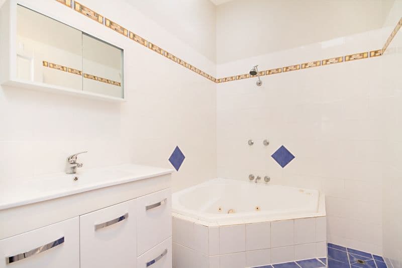 18 Hylton Crescent, Rosanna, Rosanna - Thumbnail 5