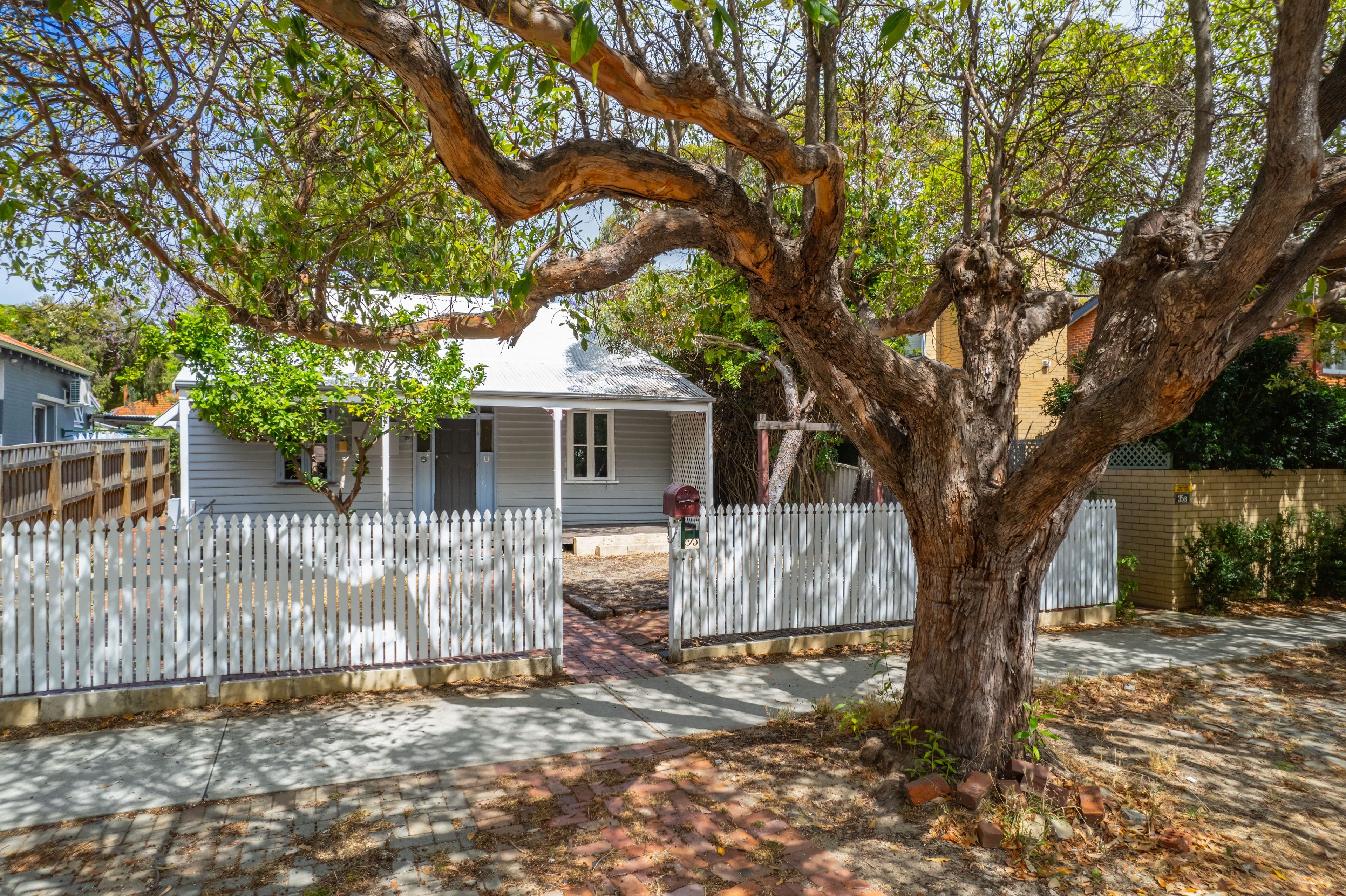 37 Kanimbla Road, Nedlands WA 6009, Nedlands - Thumbnail 2
