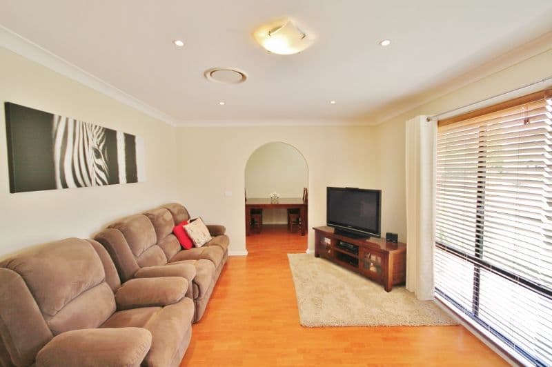 74 Blackett Avenue, YOUNG NSW 2594, Young - Thumbnail 3