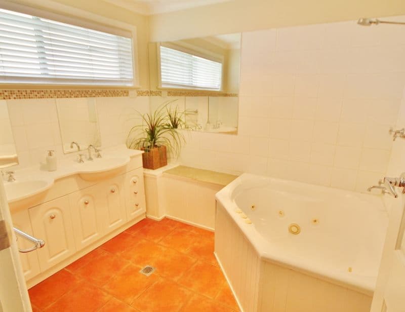 74 Blackett Avenue, YOUNG NSW 2594, Young - Thumbnail 7