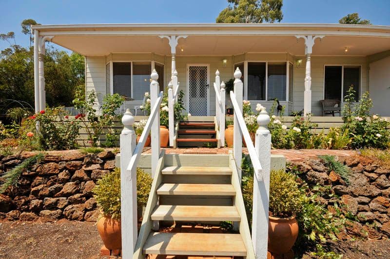 20 Sirocco Court, WANDIN NORTH VIC 3139, Wandin North - Thumbnail 2