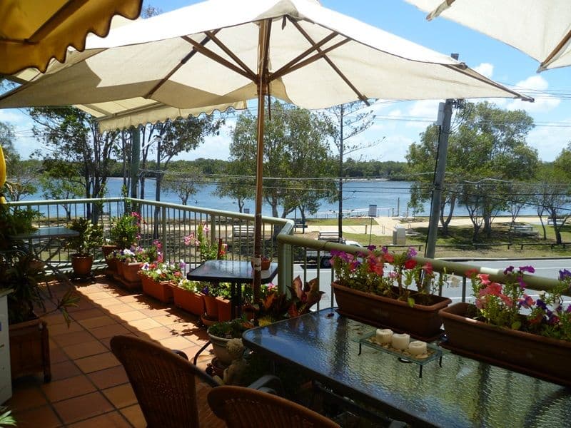 7 Esplanade West, PARADISE POINT QLD 4216, Paradise Point - Thumbnail 4