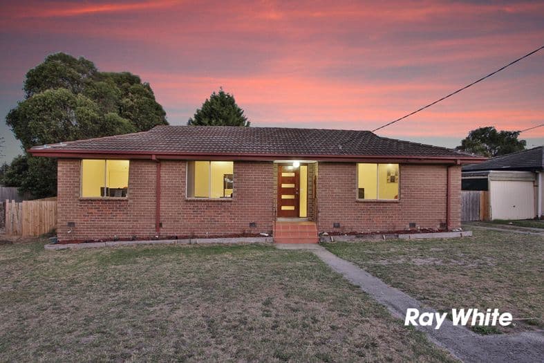 8 Valerie Drive, Cranbourne VIC 3977, Cranbourne - Image 1