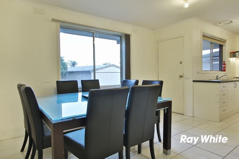 8 Valerie Drive, Cranbourne VIC 3977, Cranbourne - Thumbnail 3