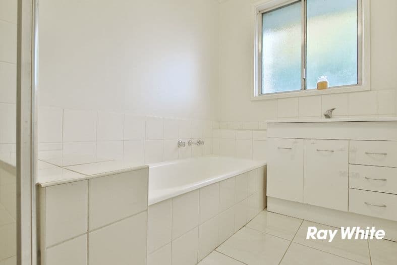 8 Valerie Drive, Cranbourne VIC 3977, Cranbourne - Thumbnail 6